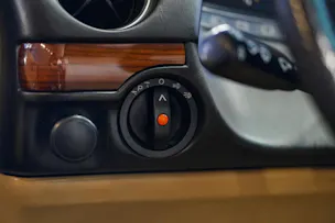 MERCEDES-BENZ 230 CE