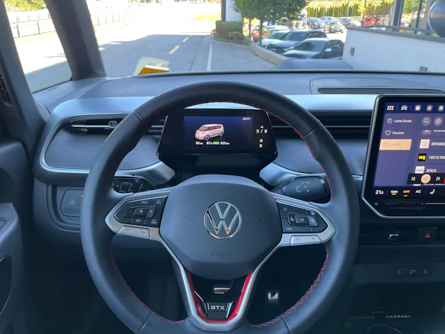 VW ID.Buzz NWB GTX 4 Motion, 7-Sitzer, AHK, Panorama