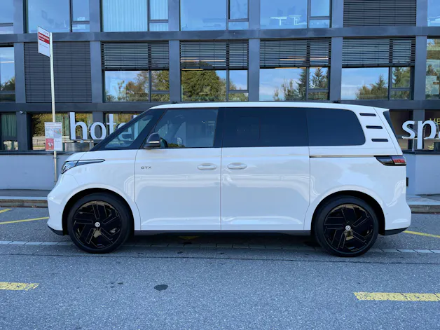 VW ID.Buzz NWB GTX 4 Motion, 7-Sitzer, AHK, Panorama