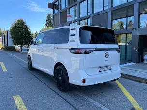 VW ID.Buzz NWB GTX 4 Motion, 7-Sitzer, AHK, Panorama