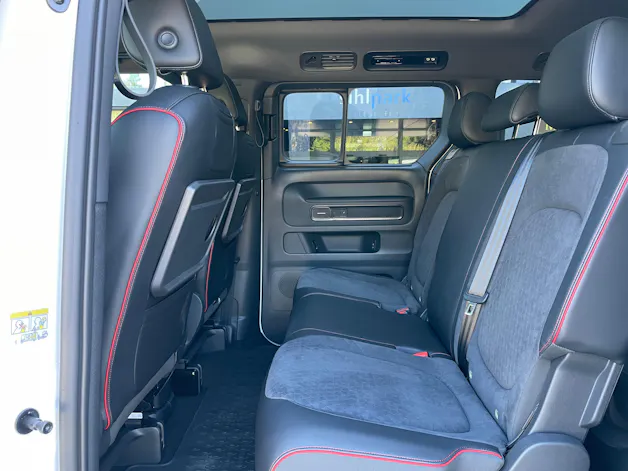 VW ID.Buzz NWB GTX 4 Motion, 7-Sitzer, AHK, Panorama