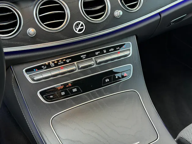 MERCEDES-BENZ E 220 d All-Terrain 4Matic Exclusive 9G-Tronic *Luftfahrwerk*