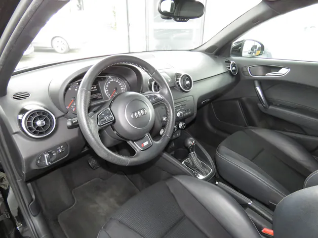 AUDI A1 Sportback Sport 1.4 TFSI S-Line Ambition S-tronic (Automat)