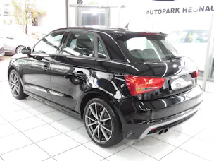 AUDI A1 Sportback Sport 1.4 TFSI S-Line Ambition S-tronic (Automat)