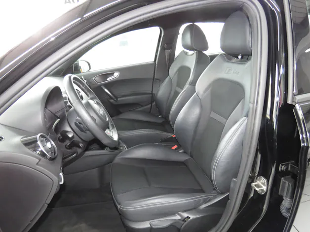 AUDI A1 Sportback Sport 1.4 TFSI S-Line Ambition S-tronic (Automat)