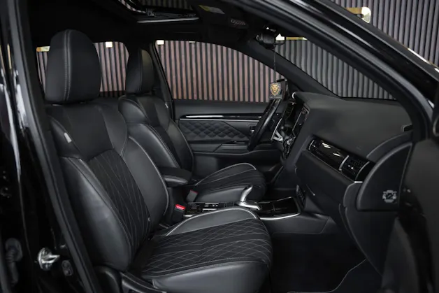 Mitsubishi Outlander 2.4 PHEV Style 4WD Automatic