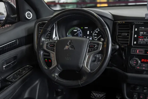 Mitsubishi Outlander 2.4 PHEV Style 4WD Automatic