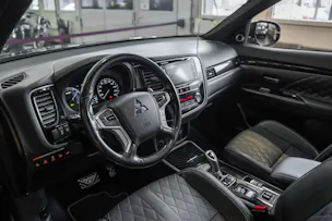 Mitsubishi Outlander 2.4 PHEV Style 4WD Automatic
