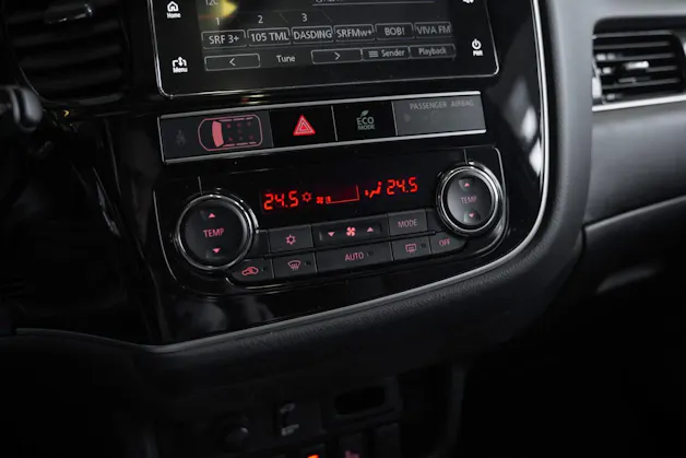 Mitsubishi Outlander 2.4 PHEV Style 4WD Automatic