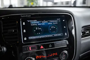 Mitsubishi Outlander 2.4 PHEV Style 4WD Automatic