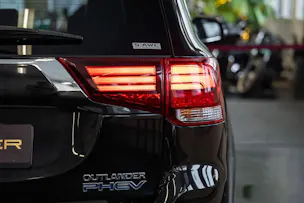 Mitsubishi Outlander 2.4 PHEV Style 4WD Automatic