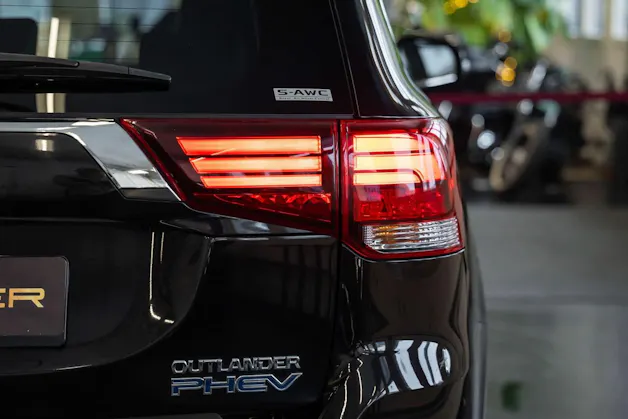 Mitsubishi Outlander 2.4 PHEV Style 4WD Automatic