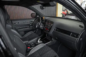 Mitsubishi Outlander 2.4 PHEV Style 4WD Automatic