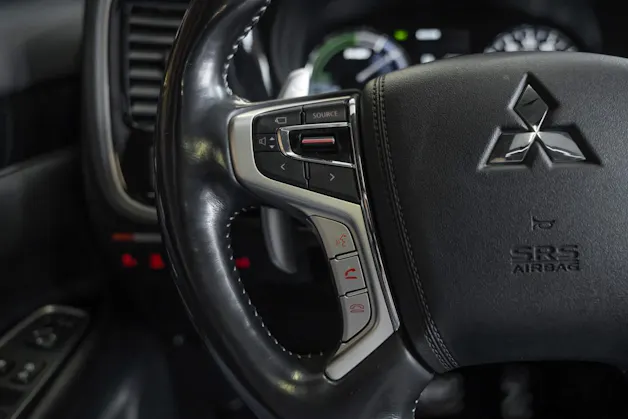 Mitsubishi Outlander 2.4 PHEV Style 4WD Automatic