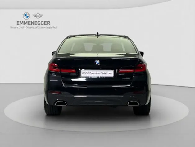 BMW 5er Reihe G30 520d xDrive paddles