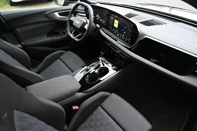AUDI A5 Limousine 40 TFSI S-Line S tronic 204PS + Werksgarantie 03.2027