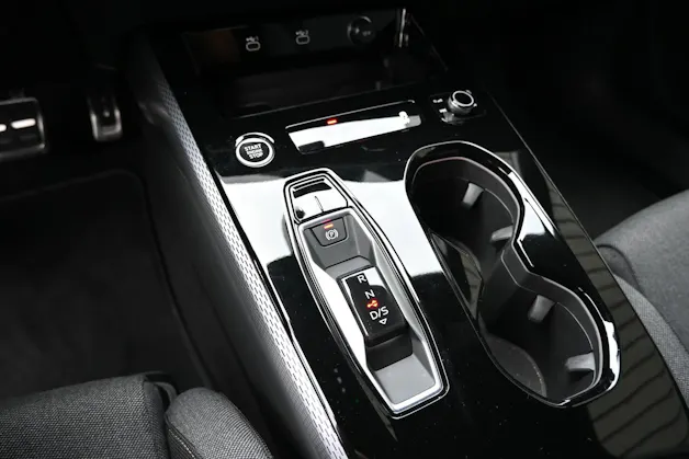 AUDI A5 Limousine 40 TFSI S-Line S tronic 204PS + Werksgarantie 03.2027