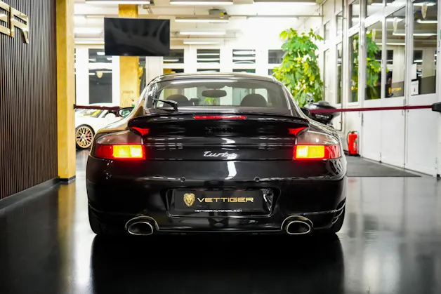 PORSCHE 911 Turbo