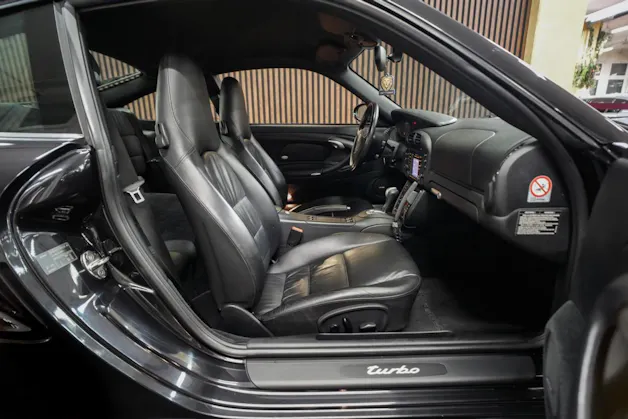 PORSCHE 911 Turbo
