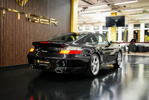 PORSCHE 911 Turbo