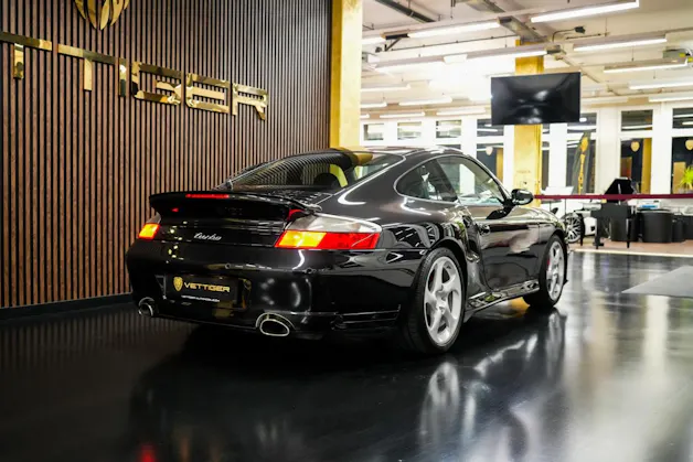 PORSCHE 911 Turbo