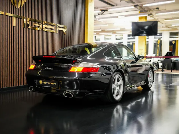 PORSCHE 911 Turbo