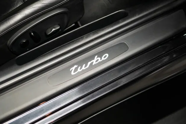 PORSCHE 911 Turbo