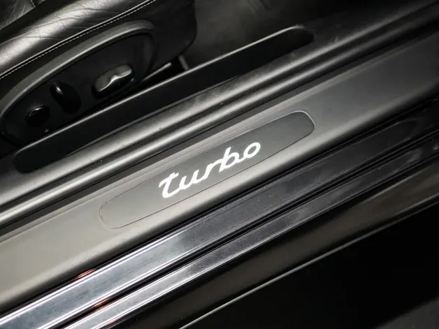 PORSCHE 911 Turbo