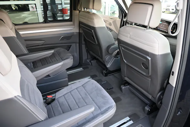 VW Multivan 2.0 TDI Style Edition DSG Lang 7-Plätzer + Standheizung+ AHK 2000kg