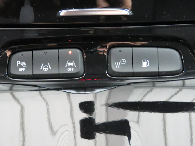 OPEL Grandland 1.6 Hybrid 4x4 GSe Automat (AHK 1'250 kg)