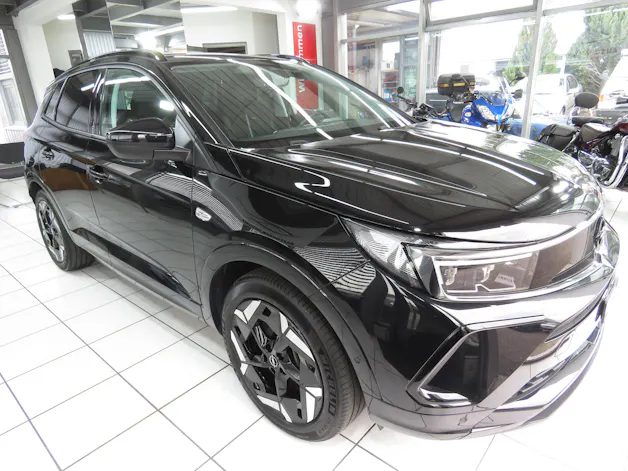 OPEL Grandland 1.6 Hybrid 4x4 GSe Automat (AHK 1'250 kg)
