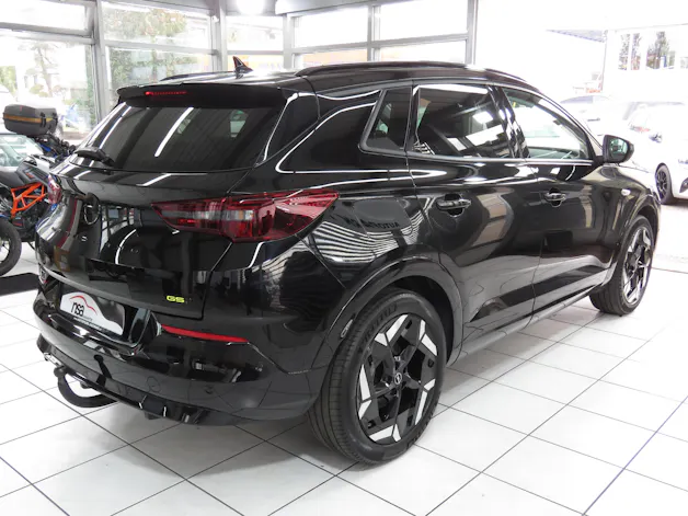 OPEL Grandland 1.6 Hybrid 4x4 GSe Automat (AHK 1'250 kg)