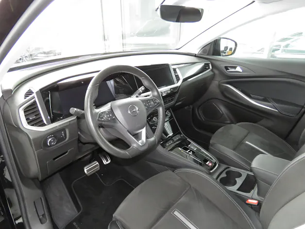 OPEL Grandland 1.6 Hybrid 4x4 GSe Automat (AHK 1'250 kg)
