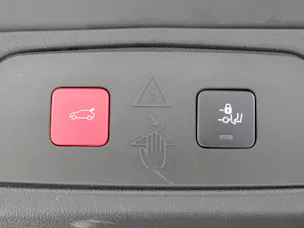 OPEL Grandland 1.6 Hybrid 4x4 GSe Automat (AHK 1'250 kg)