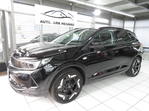 OPEL Grandland 1.6 Hybrid 4x4 GSe Automat (AHK 1'250 kg)