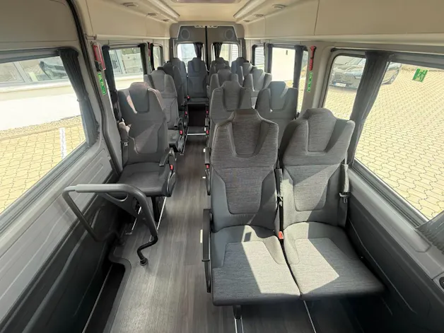 VW Crafter Bus 17-Sitzer