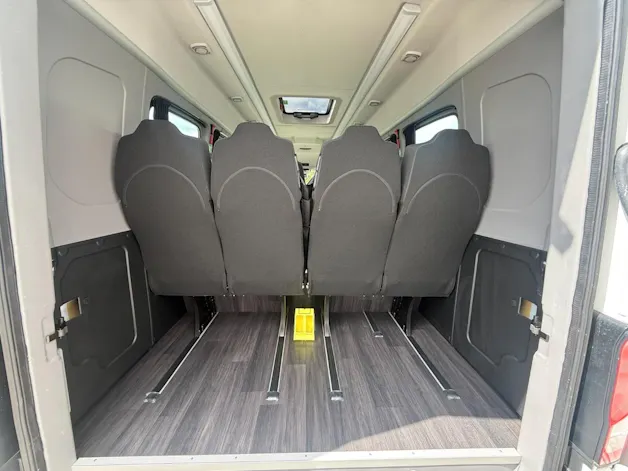 VW Crafter Bus 17-Sitzer