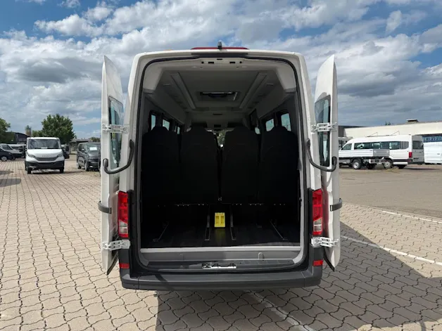 VW Crafter Bus 17-Sitzer
