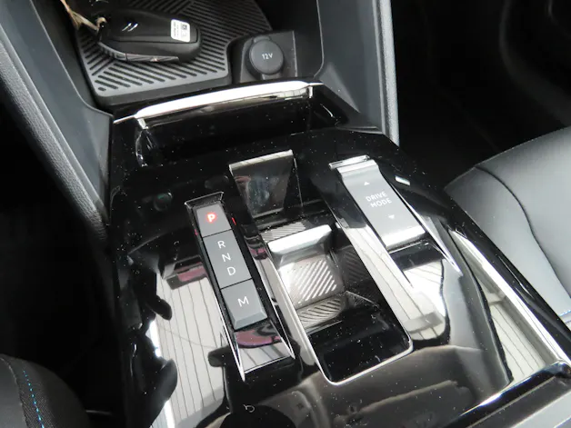CITROEN C4 X 1.2 Pure Tech Swiss Edition EAT8 (Automat)