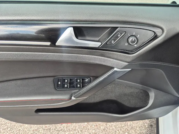 VW Golf 2.0 TSI GTI Performance DSG