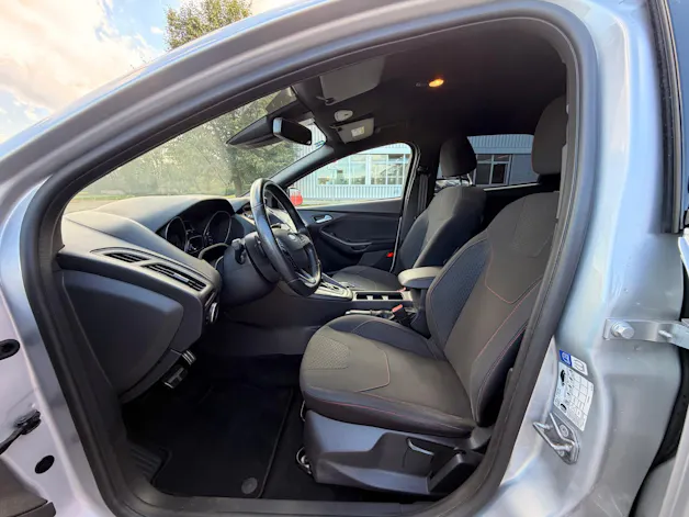 FORD Focus 1.5 SCTi ST Line Automatic