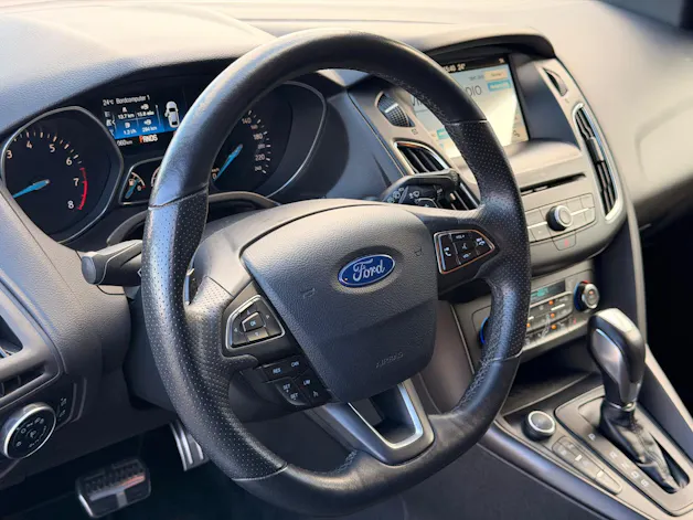 FORD Focus 1.5 SCTi ST Line Automatic