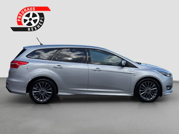 FORD Focus 1.5 SCTi ST Line Automatic