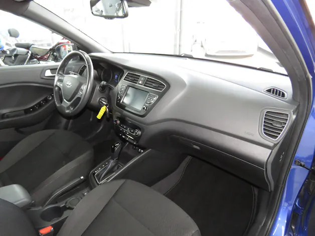 HYUNDAI i20 1.0 T-GDi Amplia DCT Automat
