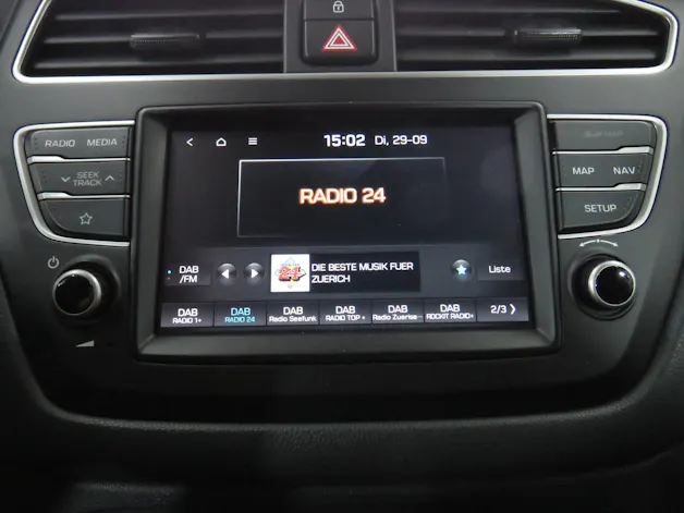 HYUNDAI i20 1.0 T-GDi Amplia DCT Automat