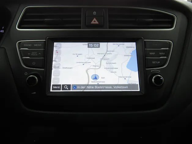 HYUNDAI i20 1.0 T-GDi Amplia DCT Automat