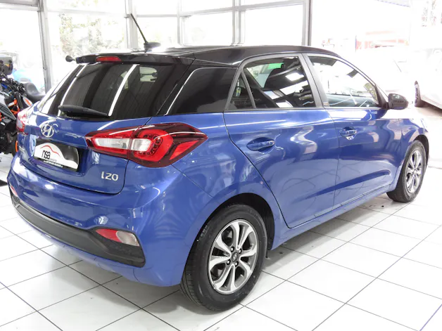 HYUNDAI i20 1.0 T-GDi Amplia DCT Automat