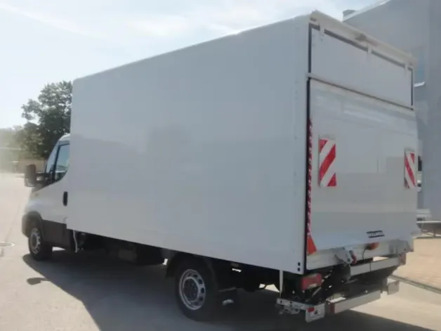 IVECO Daily 35 S 16H Kasten
