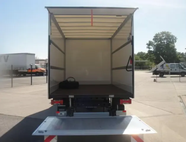 IVECO Daily 35 S 16H Kasten