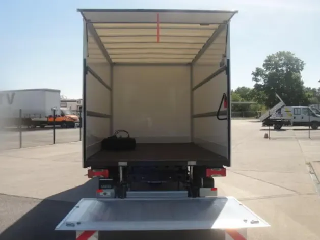 IVECO Daily 35 S 16H Kasten